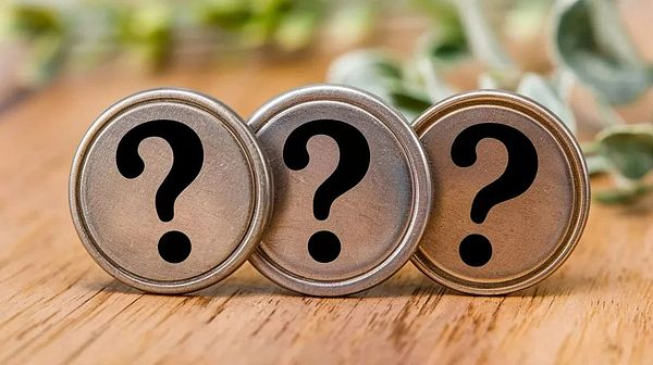 Solana暴跌30%后，市场情绪透露出触底信号？