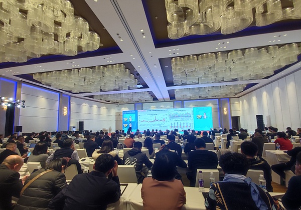 加密VS华尔街：华盛顿上演金融新老势力终极对决