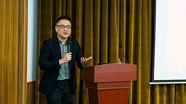 市场恐慌蔓延，空头趋势持续发酵